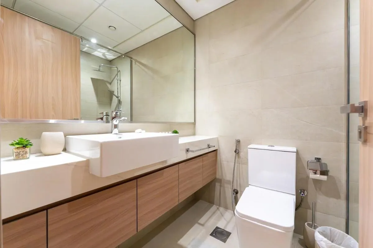 Veluxa - 2Bed With Skyline View In Azizi Riviera Apartment Dubai 0*,