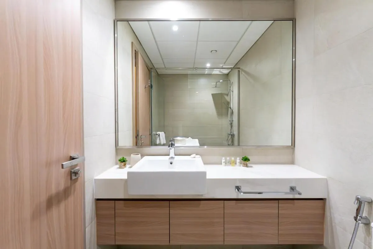 Veluxa - 2Bed With Skyline View In Azizi Riviera Apartment Dubai 0*,