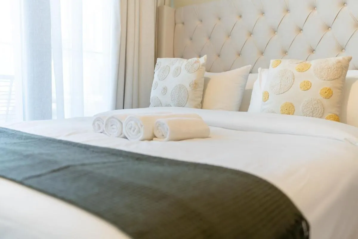 Veluxa - 2Bed With Skyline View In Azizi Riviera Apartment Dubai